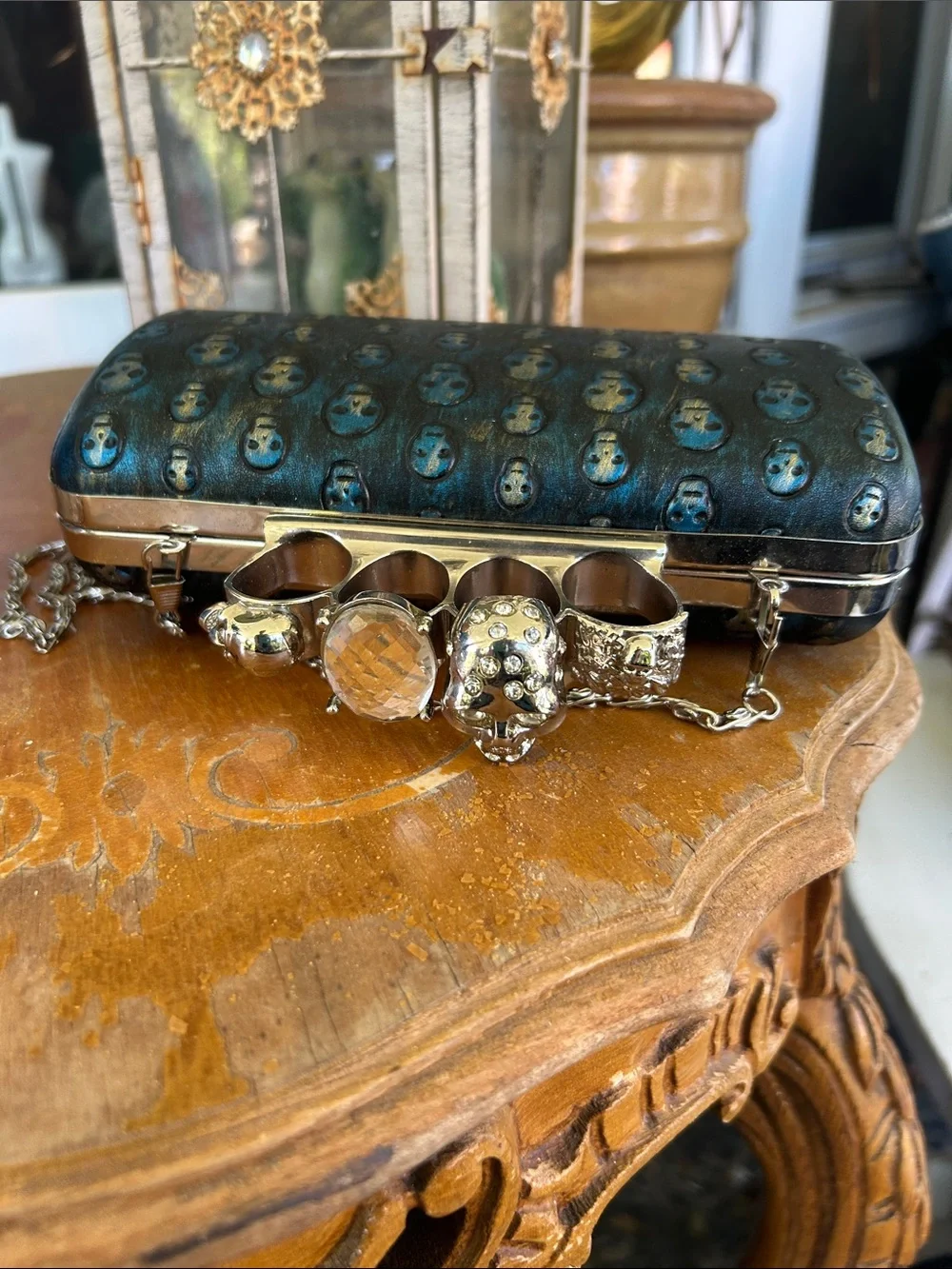 Vintage Skull Embossed Teal Knuckle Ring Clutch